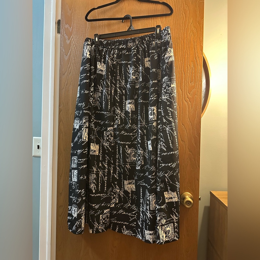 Black & White Script Print Maxi Skirt - Picture 3 of 4